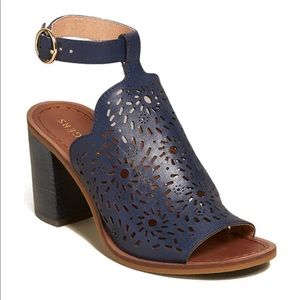 Ronnie Heel in Midnight by Jack Rogers